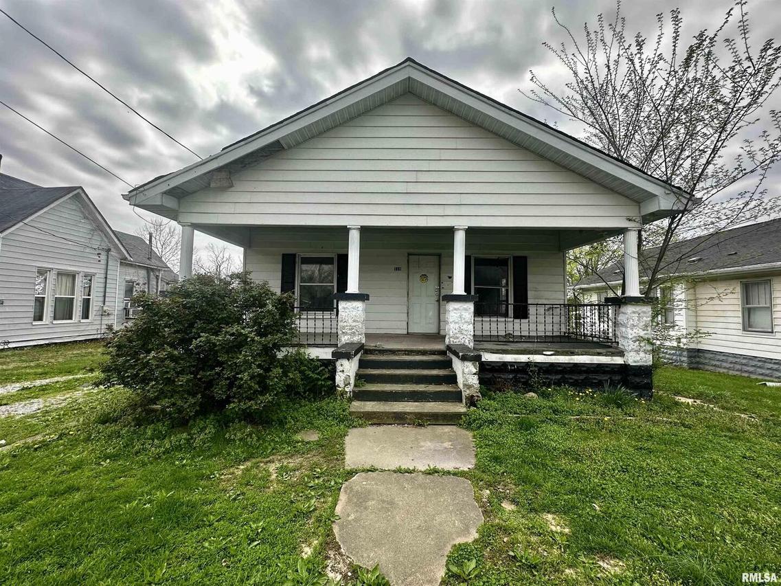 111 E Walker St., Galatia, IL 62935