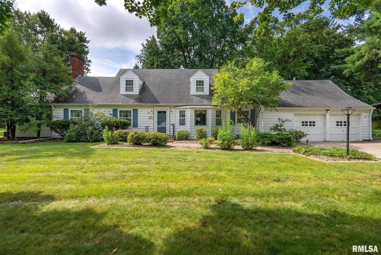 1428 40th Ave., Rock Island, IL 61201