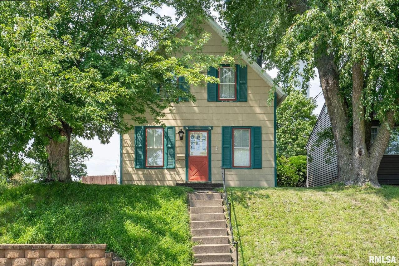 1631 16th St., Moline, IL 61265