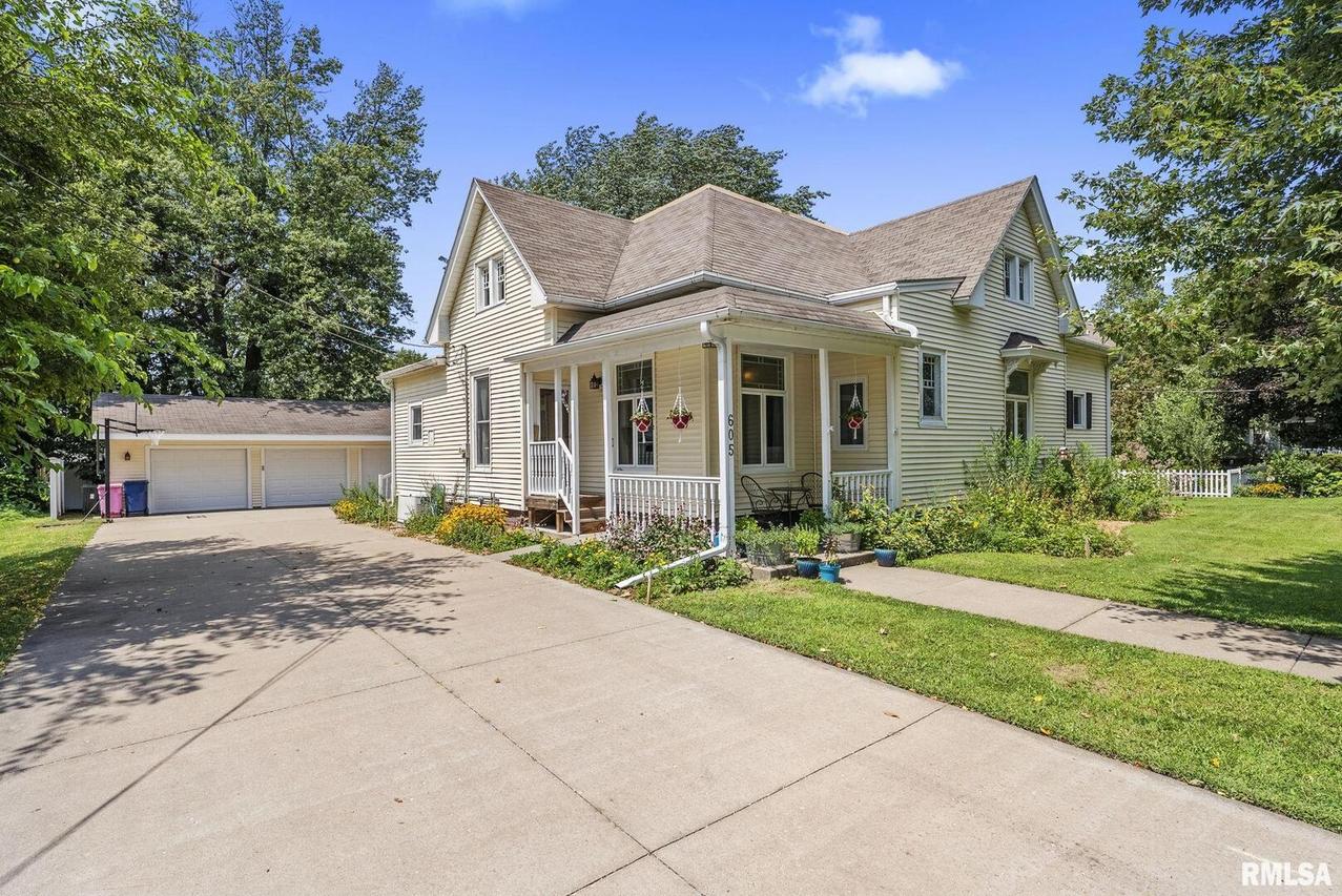 605 N College Ave., Aledo, IL 61231