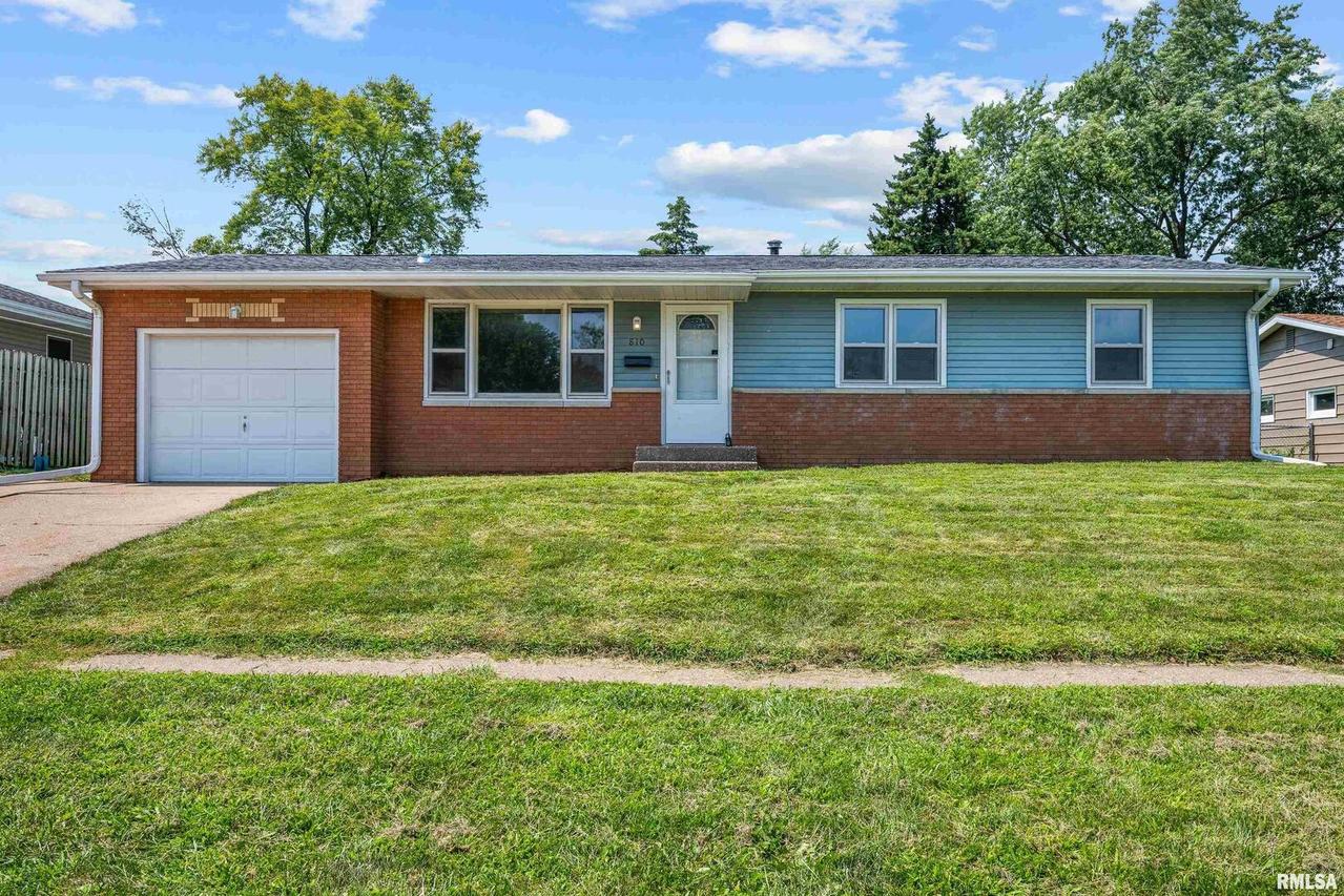 810 13th St., Silvis, IL 61282