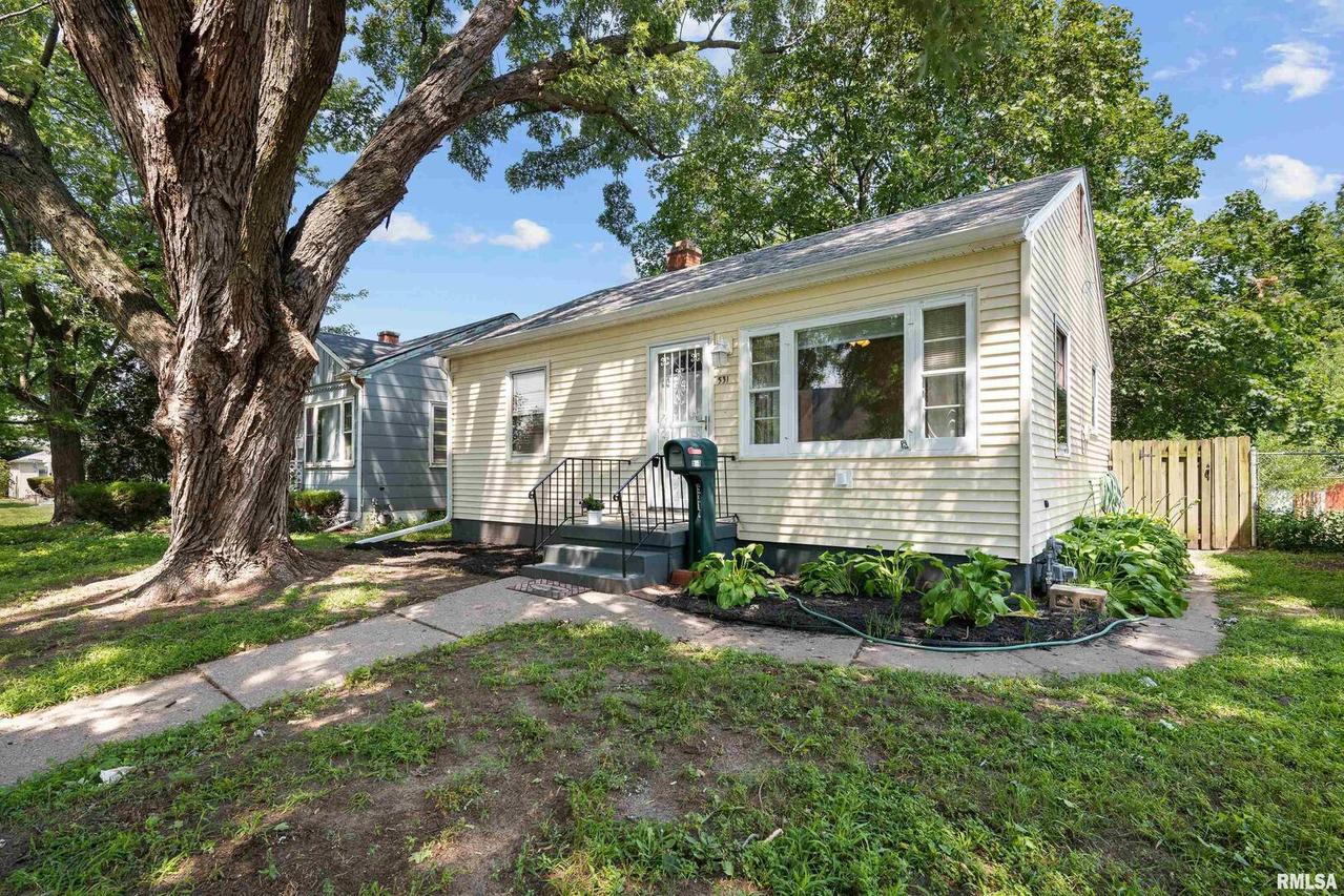 531 23rd Ave., Rock Island, IL 61201