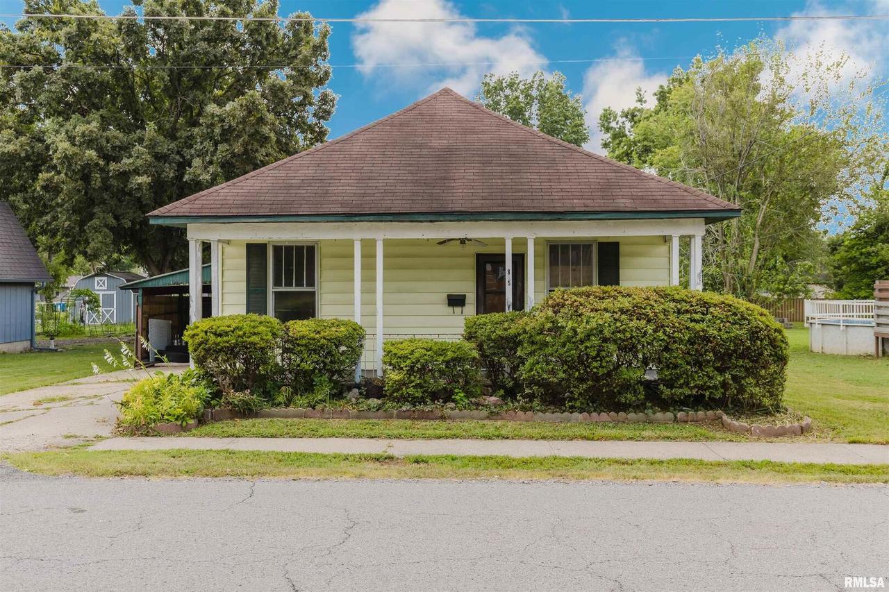 805 W 9th St., Johnston City, IL 62951