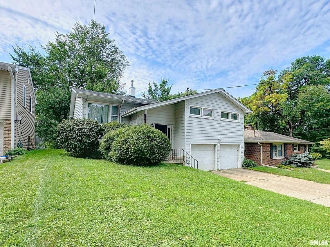 914 22nd Ave., East Moline, IL