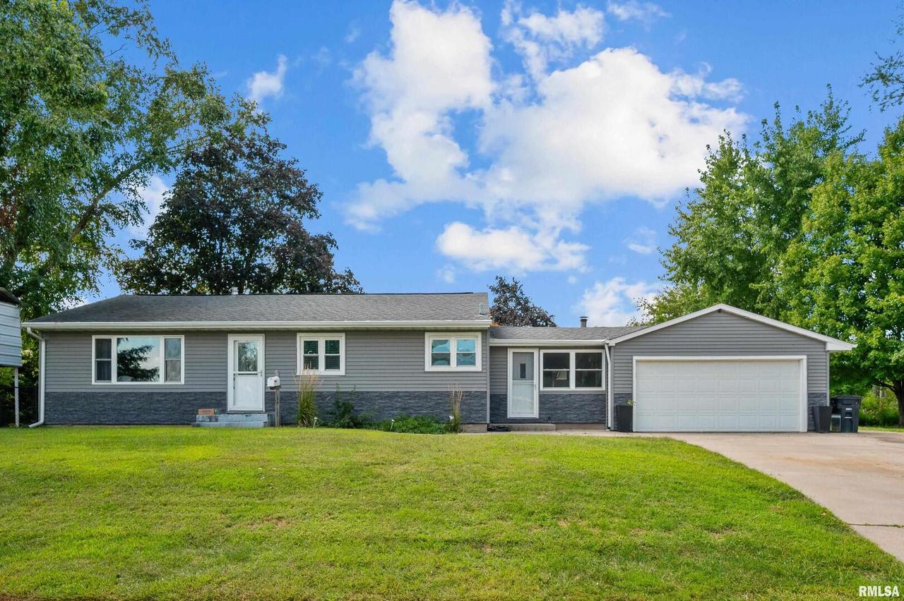 2426 40th St., Rock Island, IL 61201