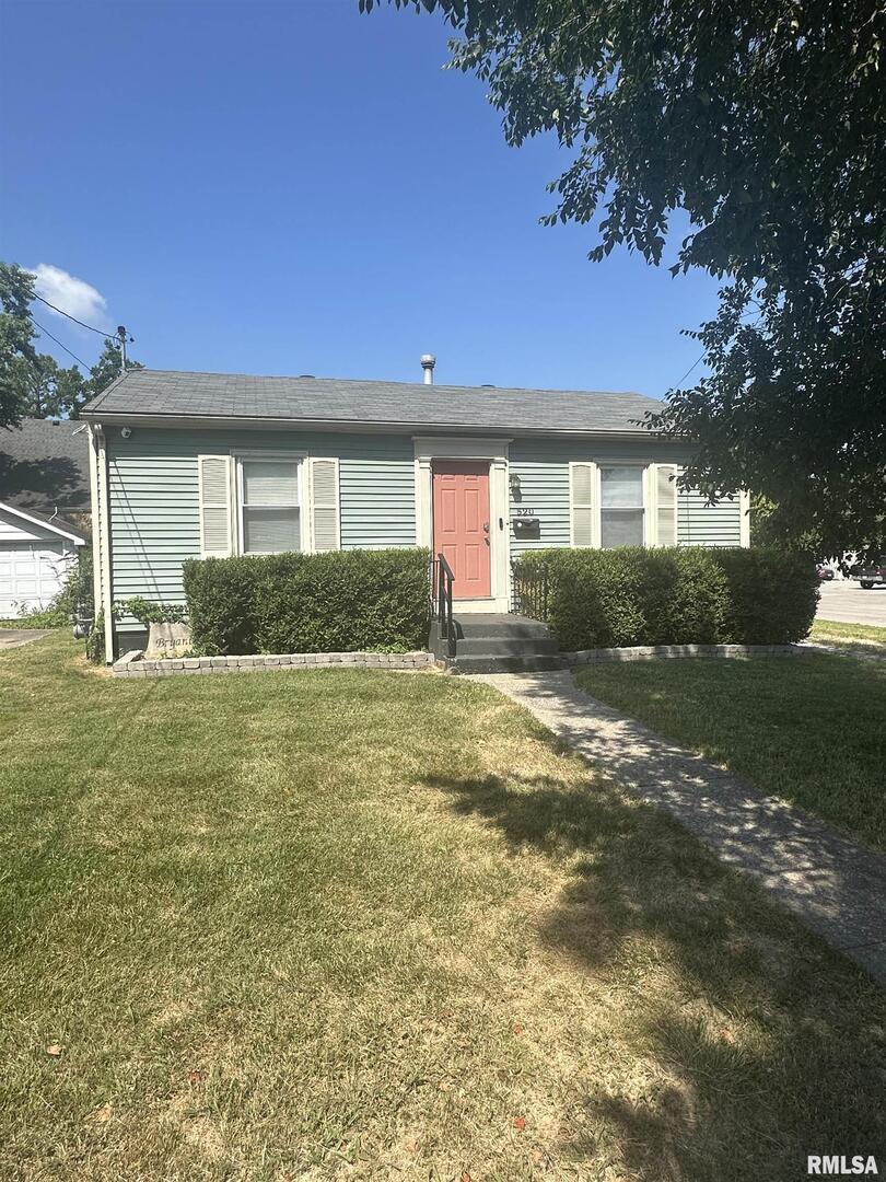 520 N Davis St., Carbondale, IL 62901