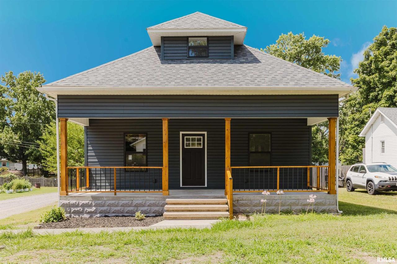 1504 Grand Ave., Johnston City, IL 62951