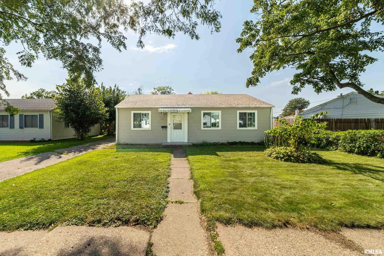 1003 40th St., Moline, IL 61265