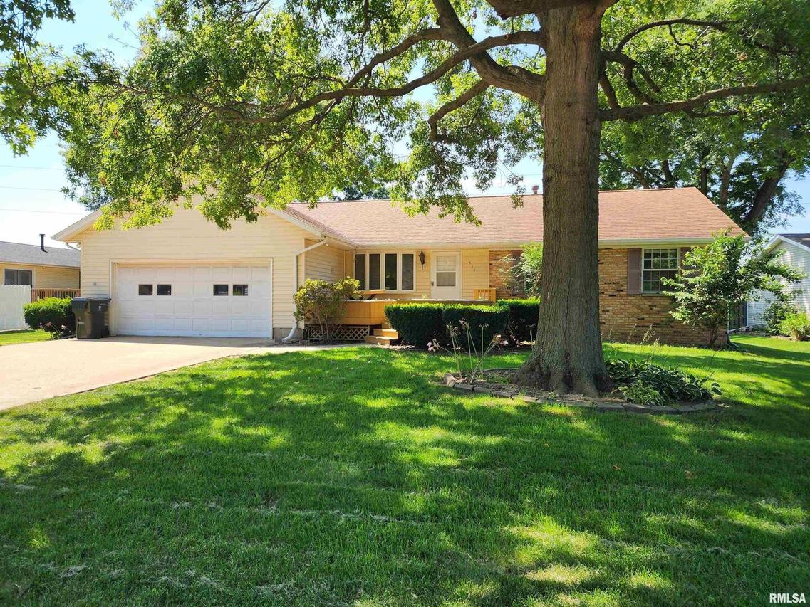 811 Hickory Dr., Geneseo, IL 61254