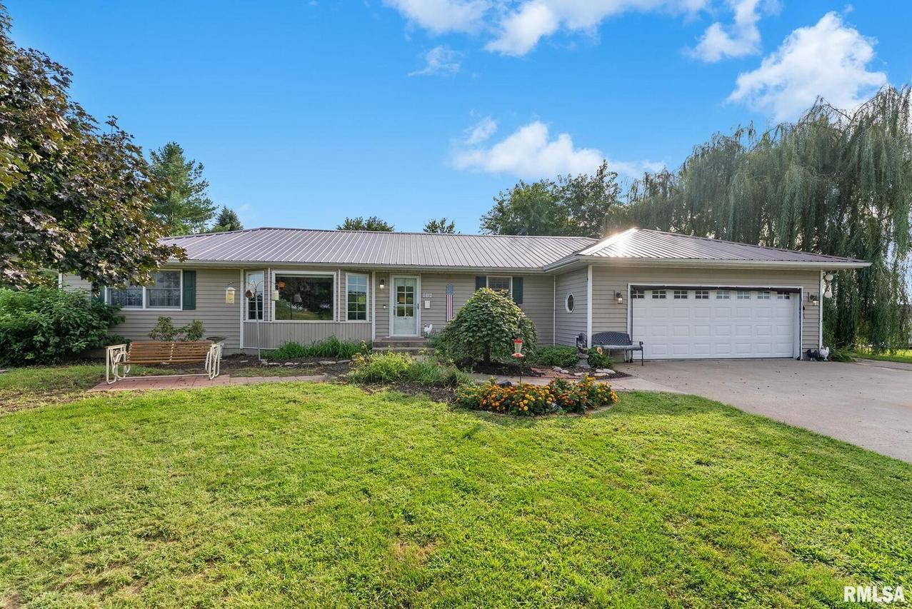 816 100th St., Joy, IL 61260