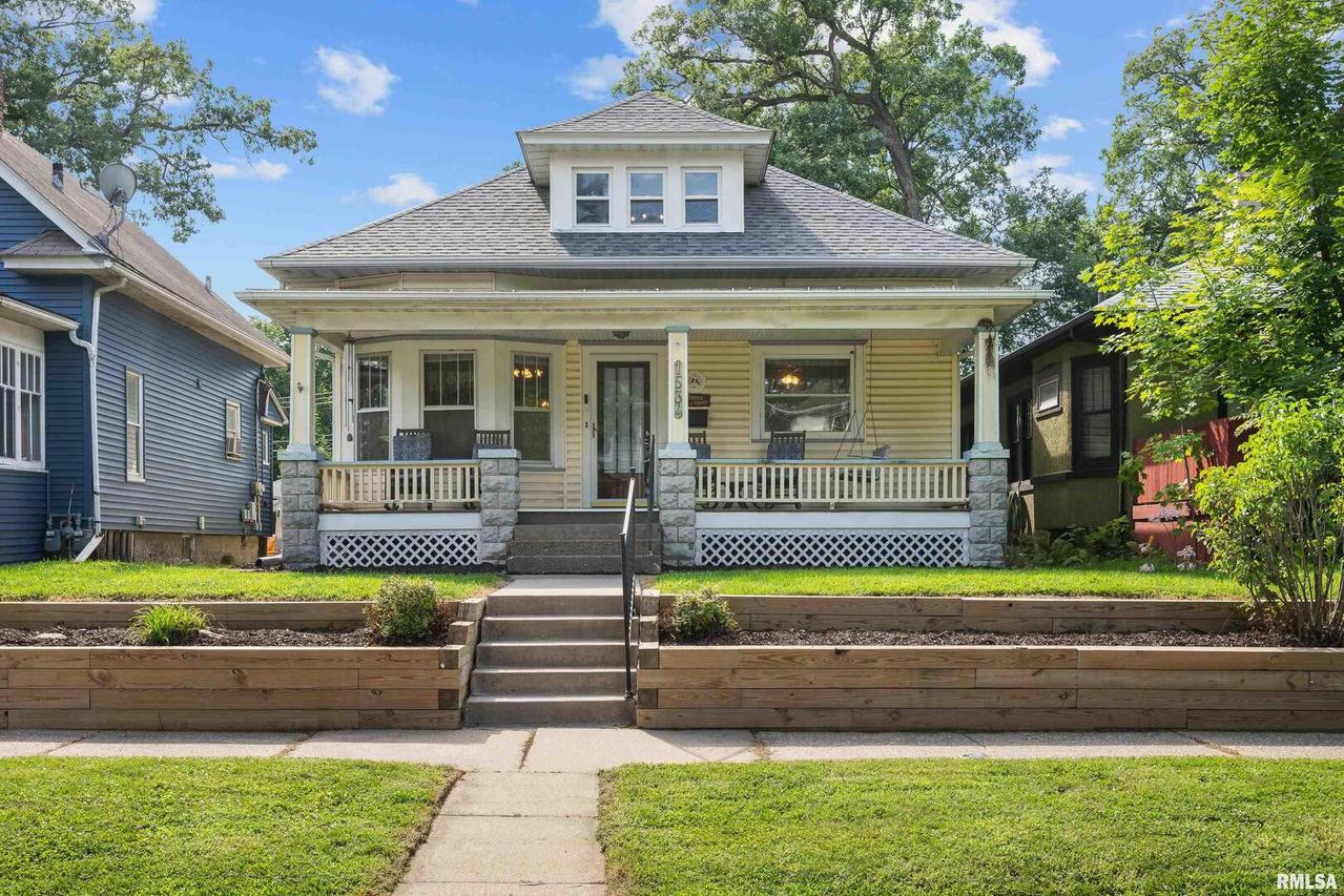 1534 29 1/2 St., Rock Island, IL 61201