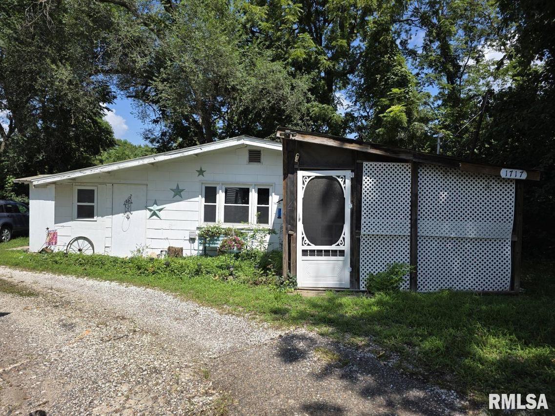 1717 N 4th St., Quincy, IL 62301