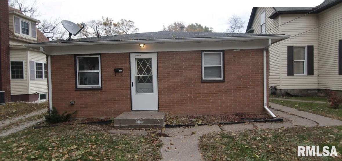 1107 26th St., Rock Island, IL 61201