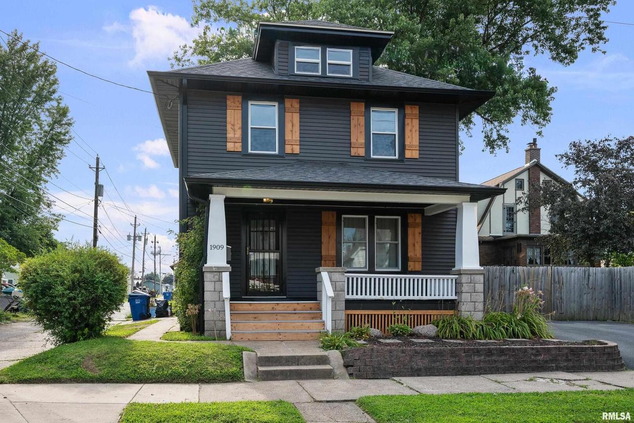 1909 8th St., Moline, IL 61265