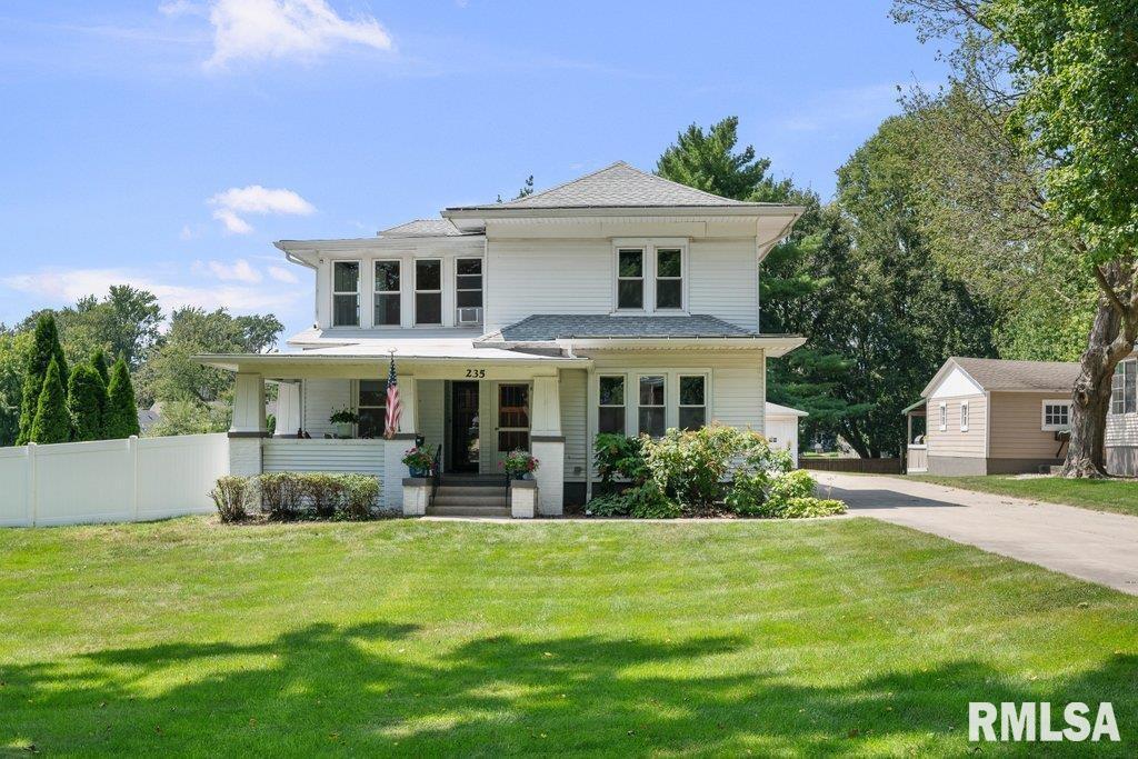 235 S Chestnut St., Kewanee, IL 61443