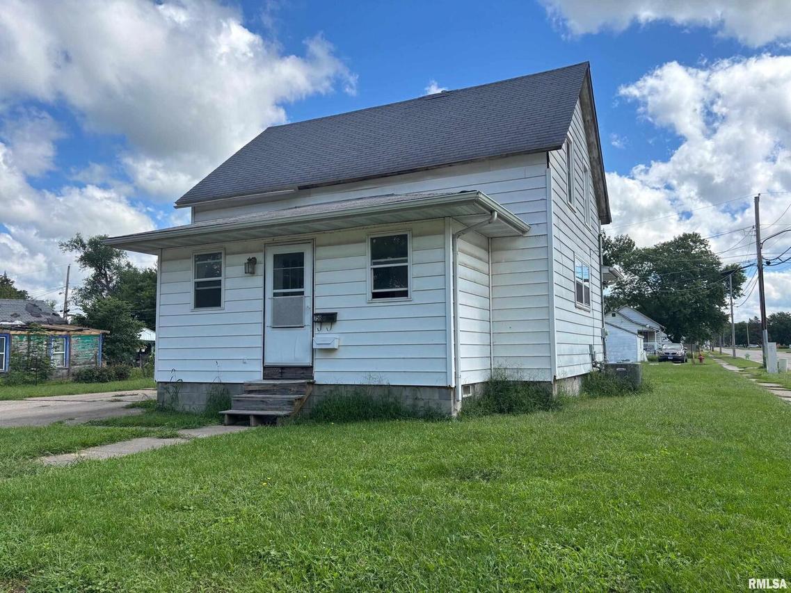 758 20th St., East Moline, IL 61244