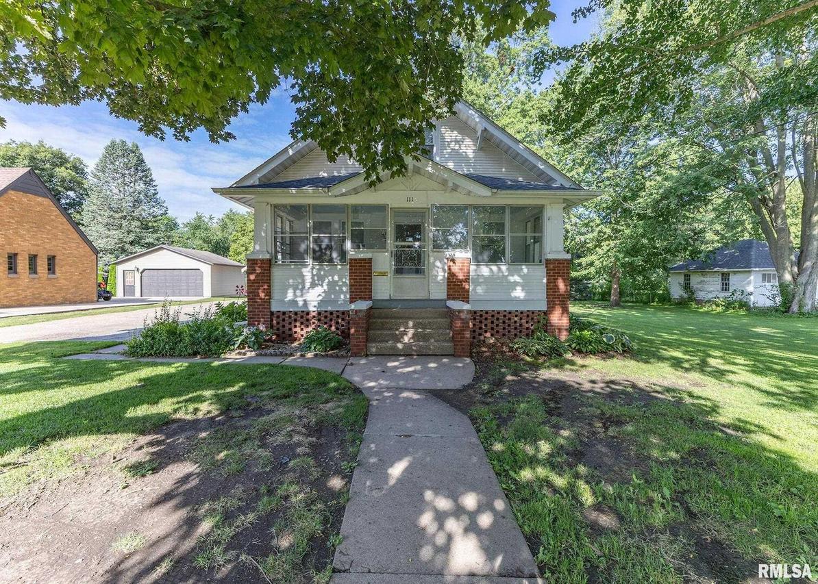 111 N Main St., Cambridge, IL 61238