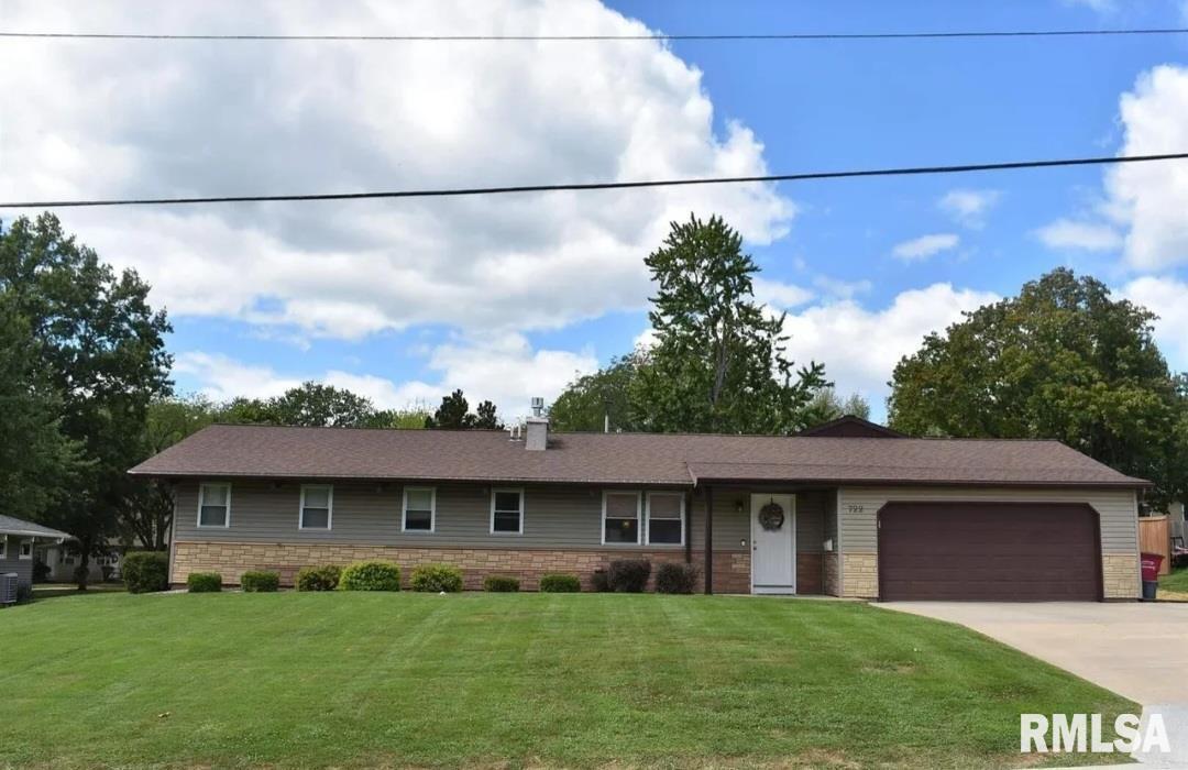 722 Ridgewood Dr., Quincy, IL 62301