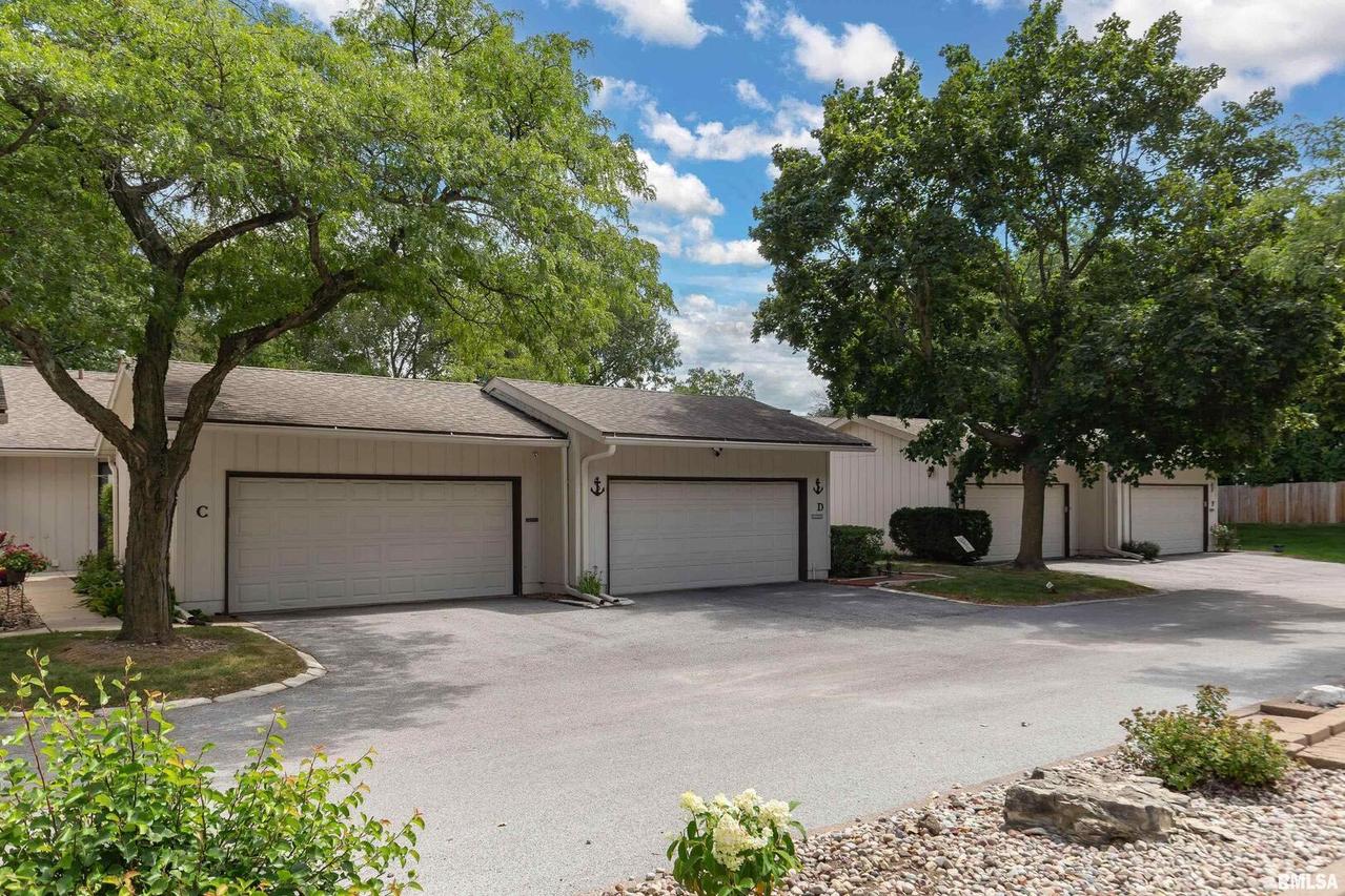 3001 31st St. #C, Rock Island, IL 61201