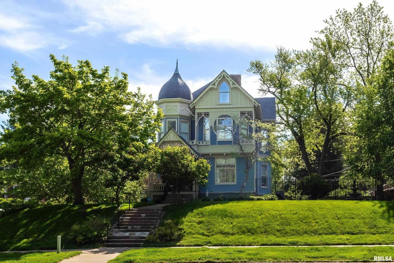 1703 20th St., Rock Island, IL 61201