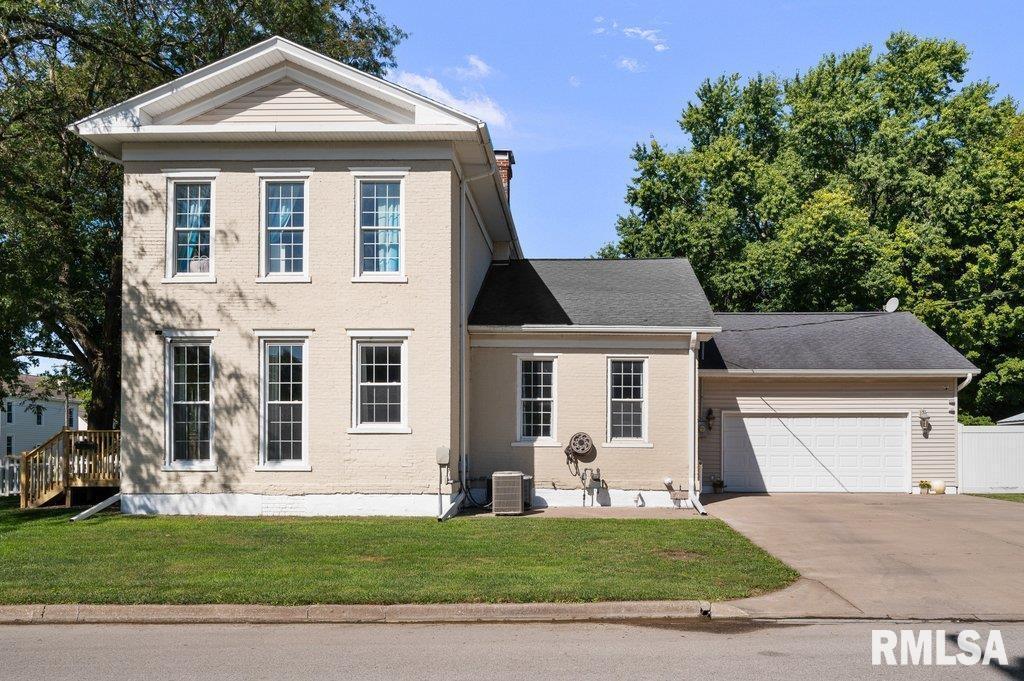 403 NW 3rd St., Aledo, IL