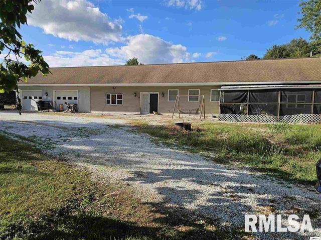 1940 N 2050th Ave., Coatsburg, IL 62325