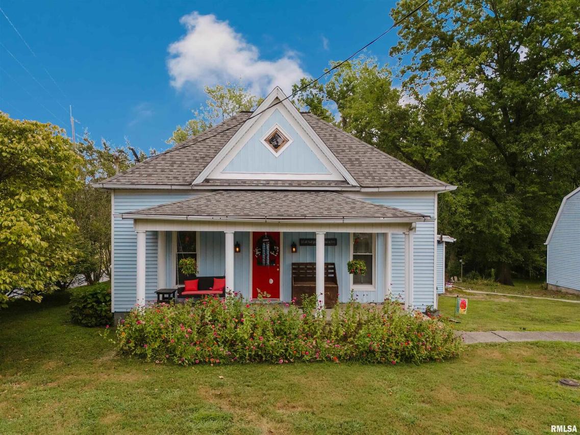 816 N Division St., Carterville, IL 62918