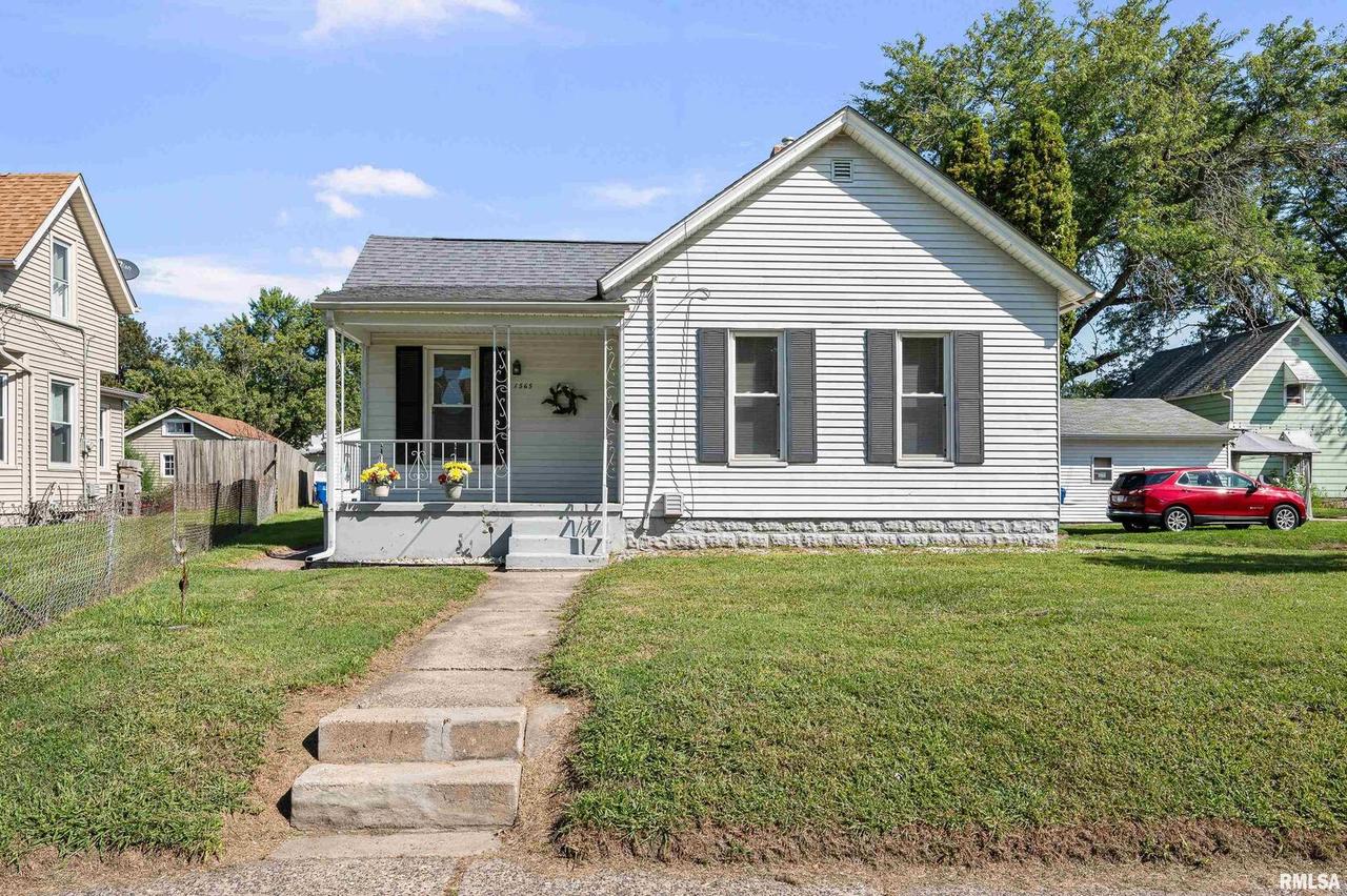 1565 29th Ave., Moline, IL 61265