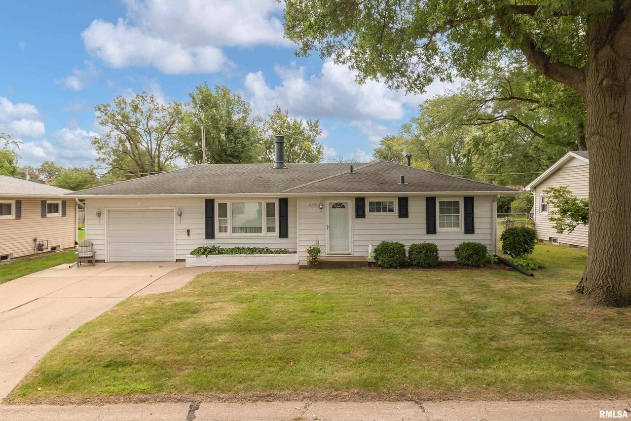 634 32nd Ave., East Moline, IL 61244
