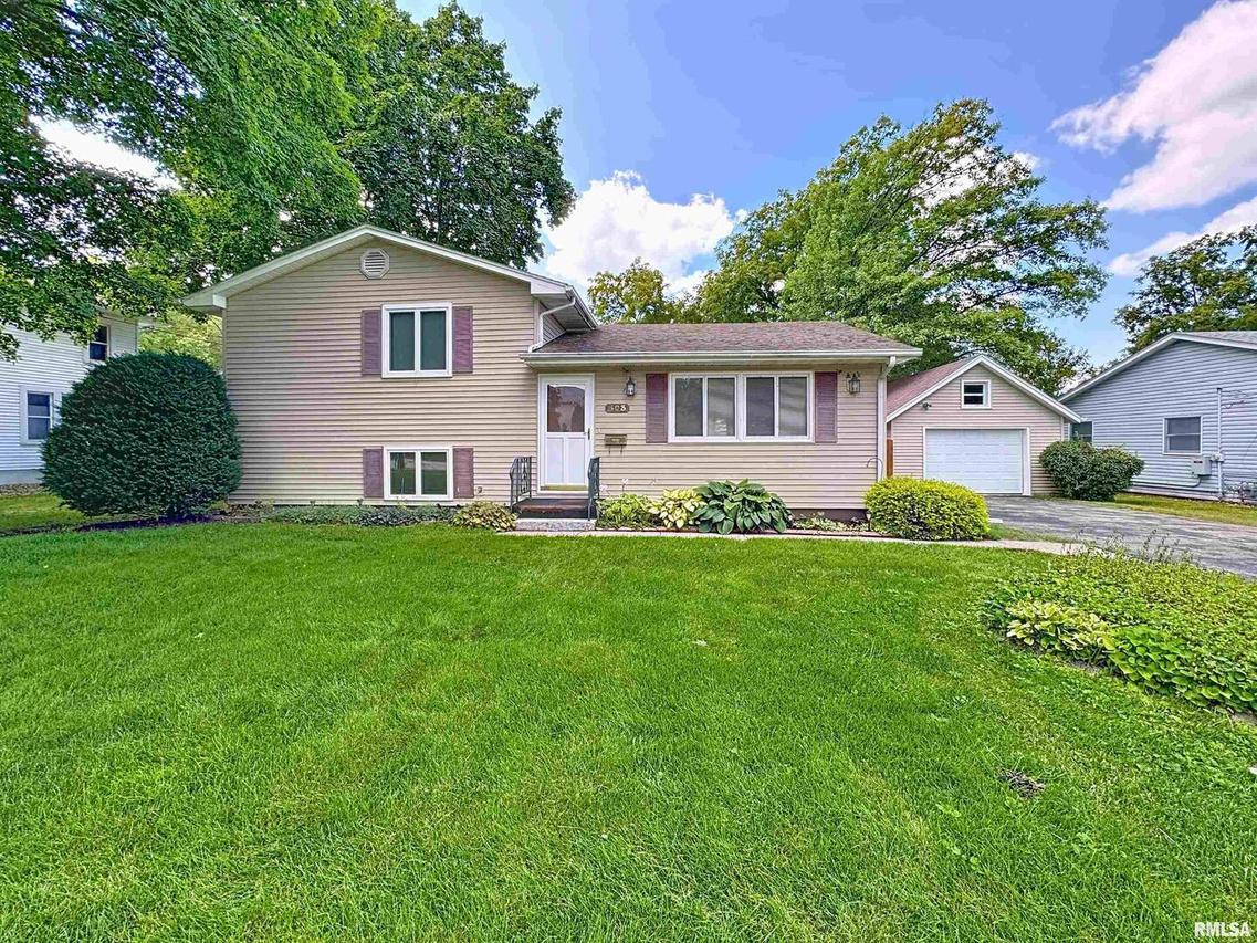 303 N West St., Cambridge, IL