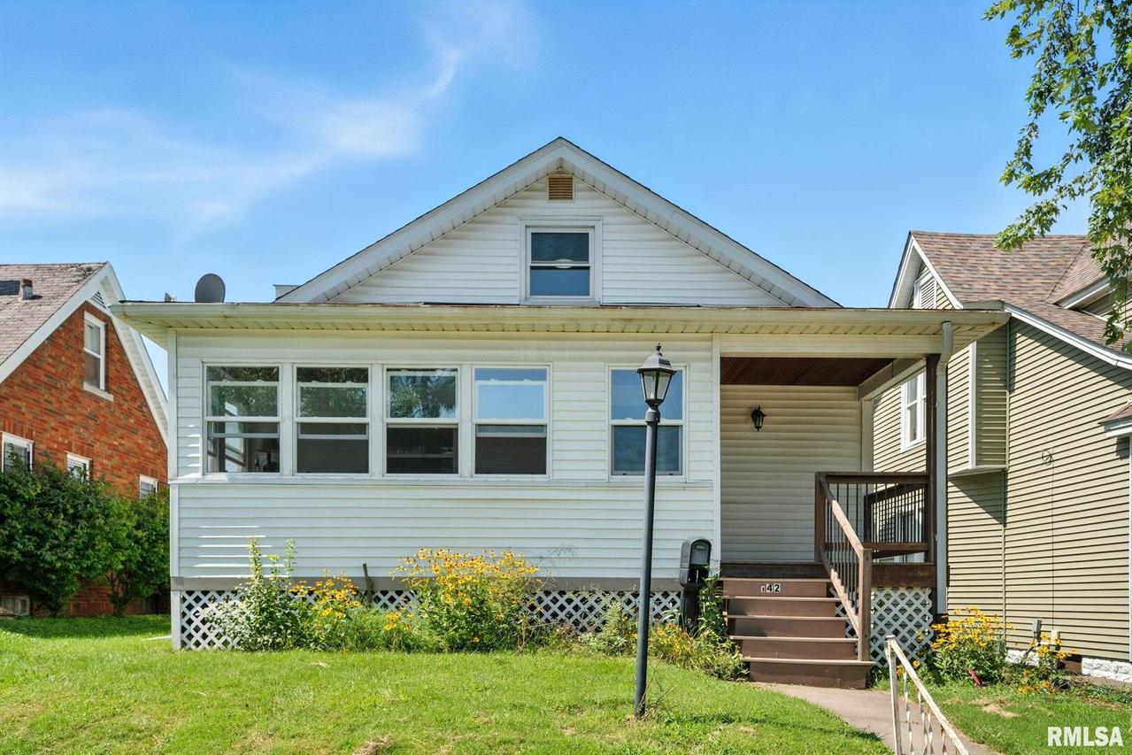 142 11th St., Silvis, IL 61282