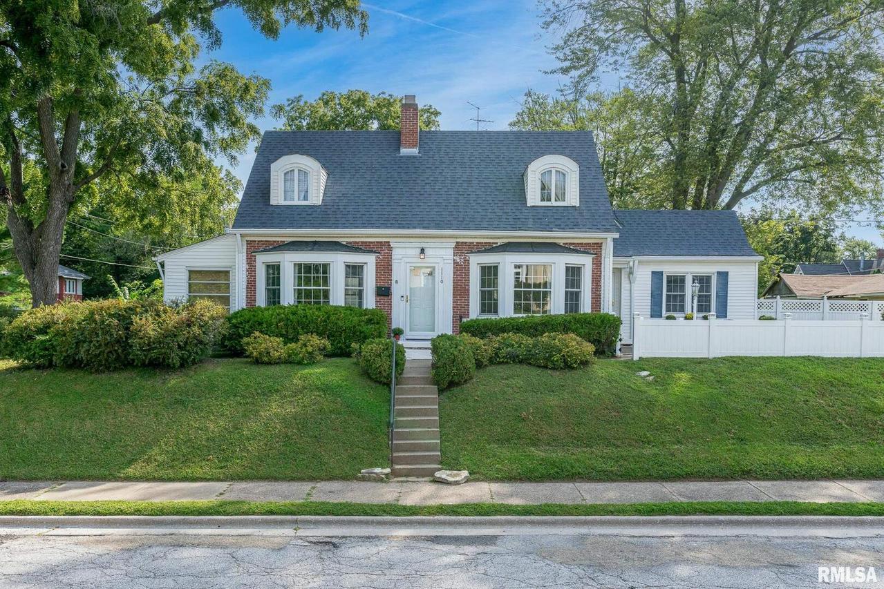 1110 17th St., Moline, IL 61265