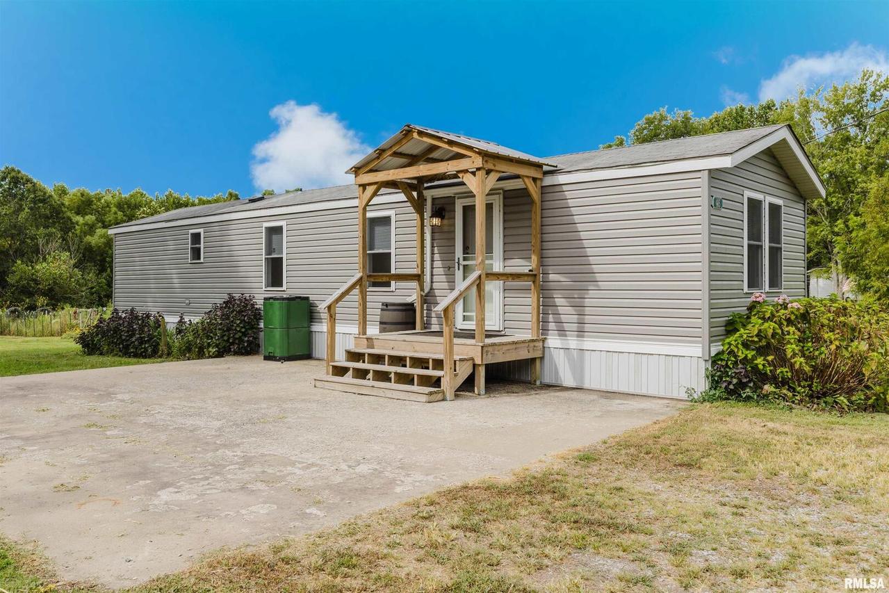 405 W Vermont St., Carterville, IL 62915