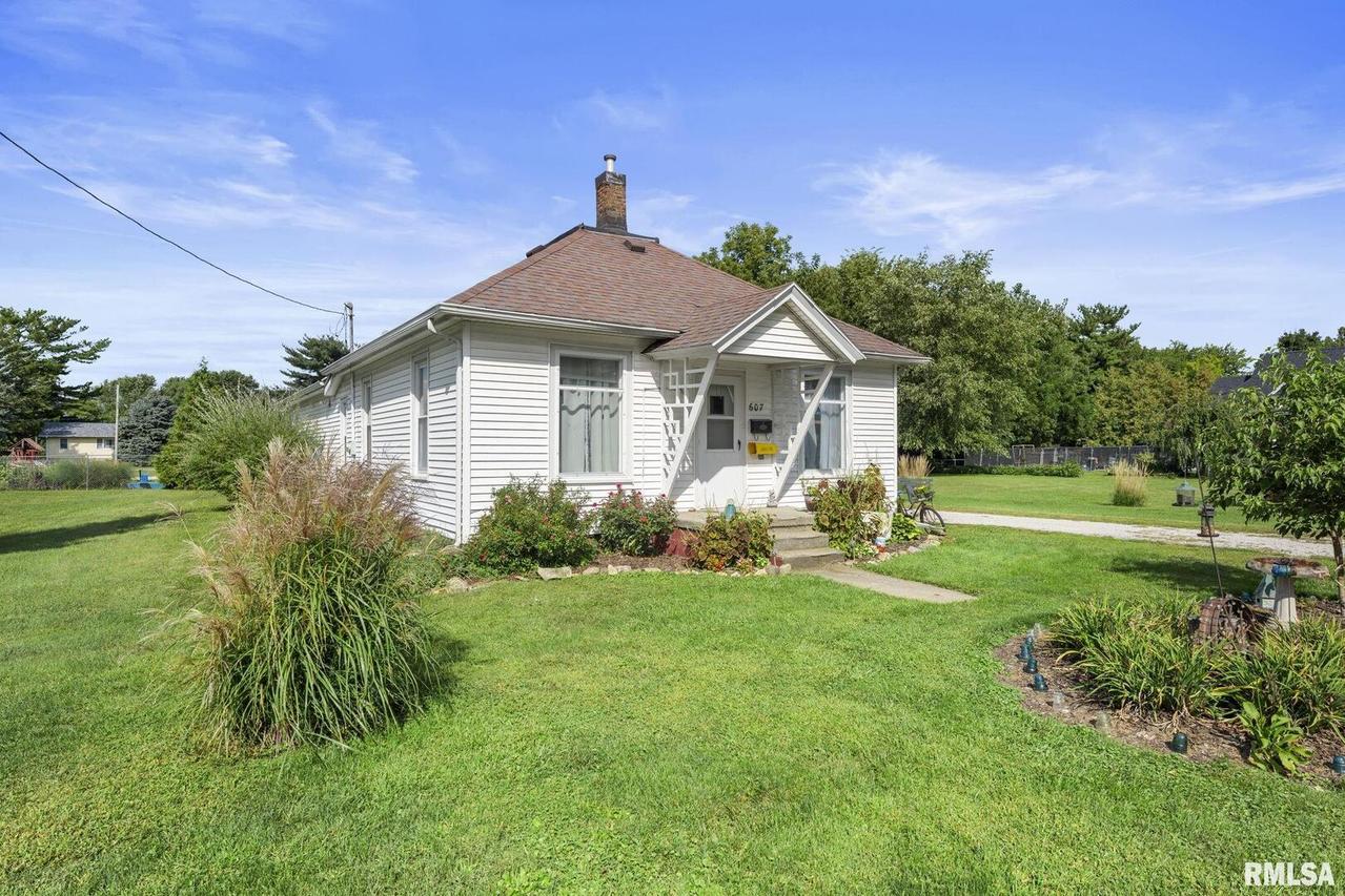 607 NW 8th Ave., Aledo, IL 61231