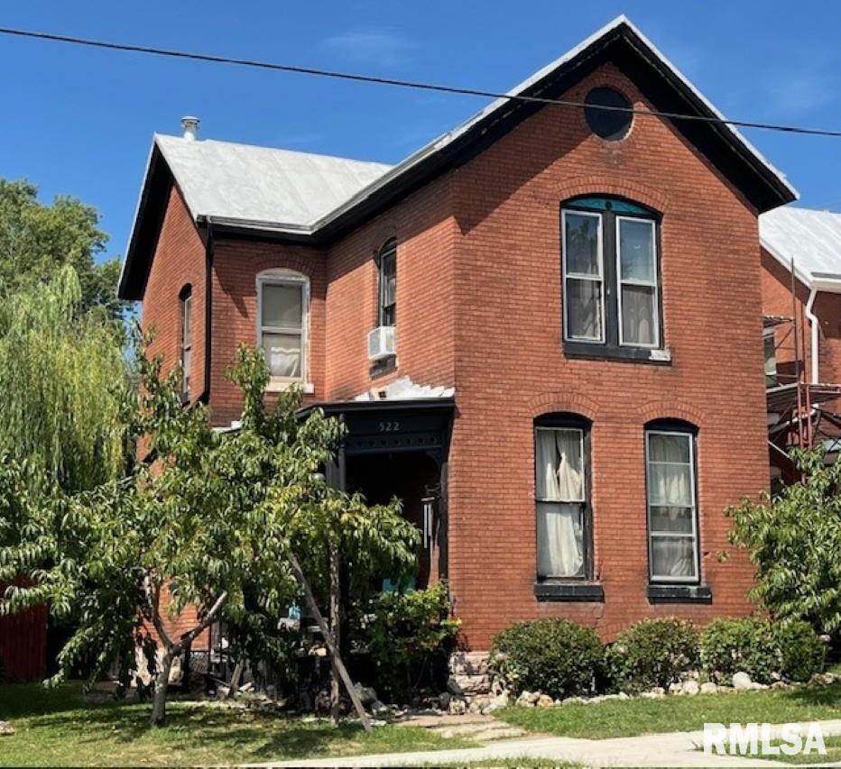 522 S 12th St., Quincy, IL 62301