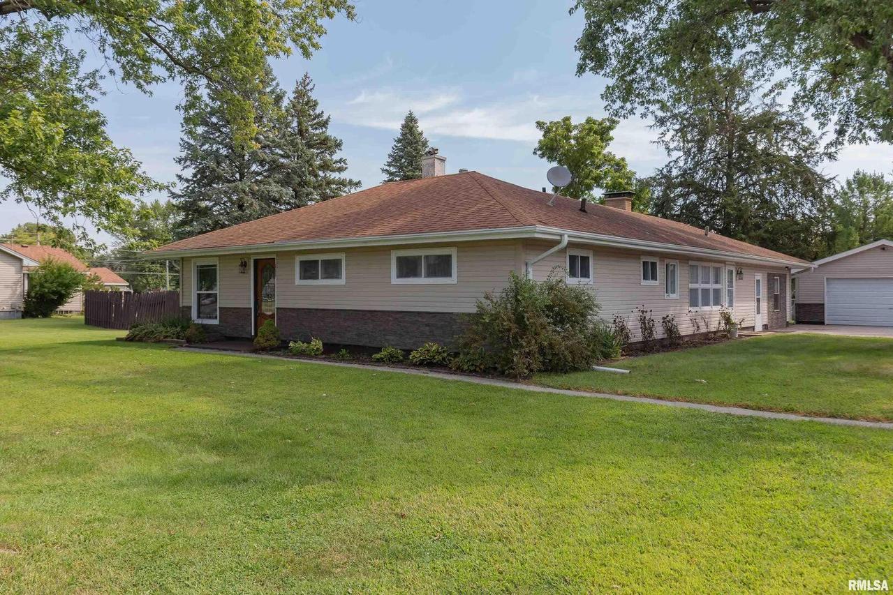 111 E 2nd St., Coal Valley, IL