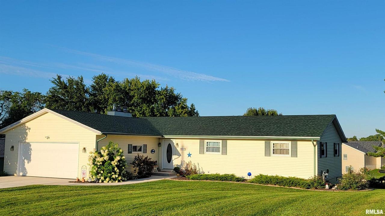 631 Suncrest Dr., Sherrard, IL 61281