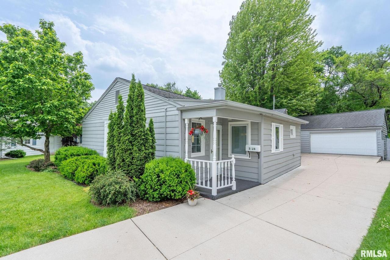 3628 15th Avenue Ct., Moline, IL 61265