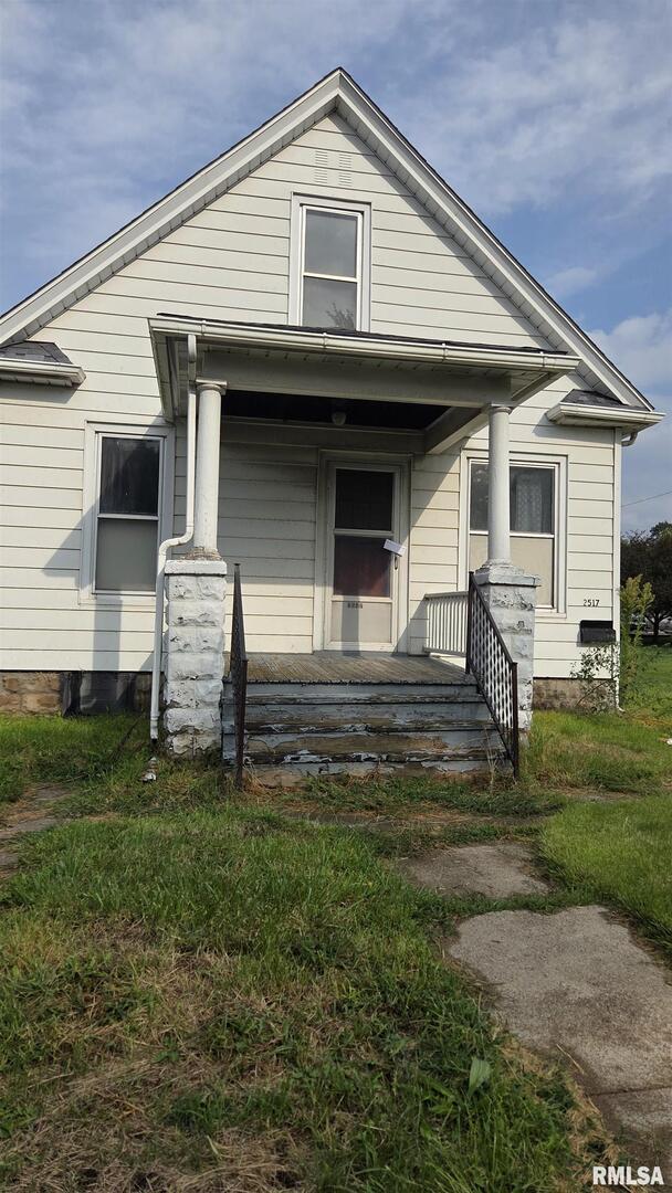 2517 11th St., Rock Island, IL 61201