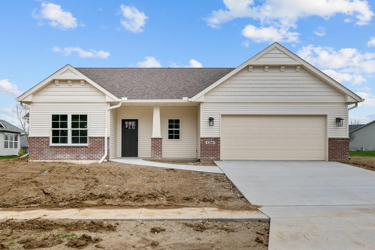 1266 33rd Avenue Cir., Silvis, IL 61282