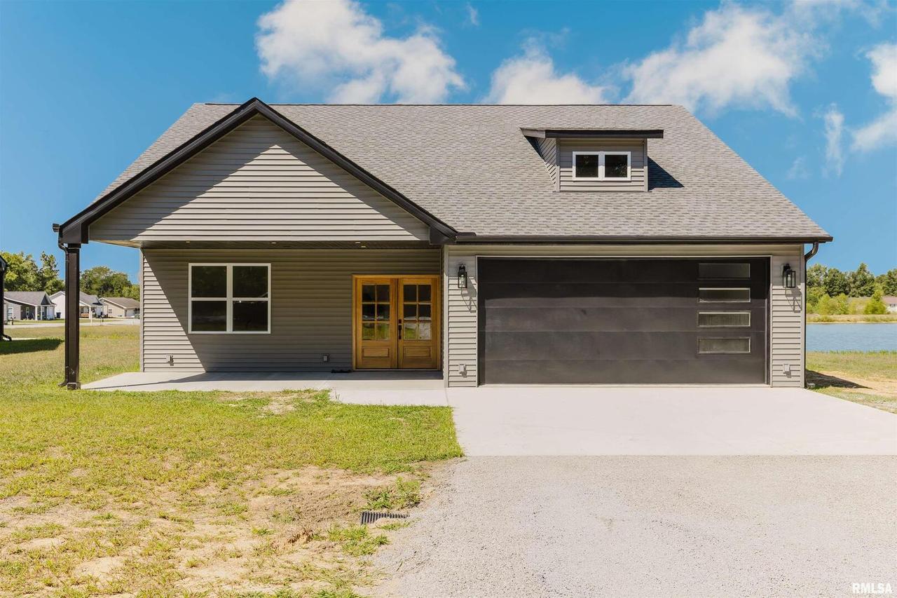 1202 Joy Ln., Johnston City, IL 62951