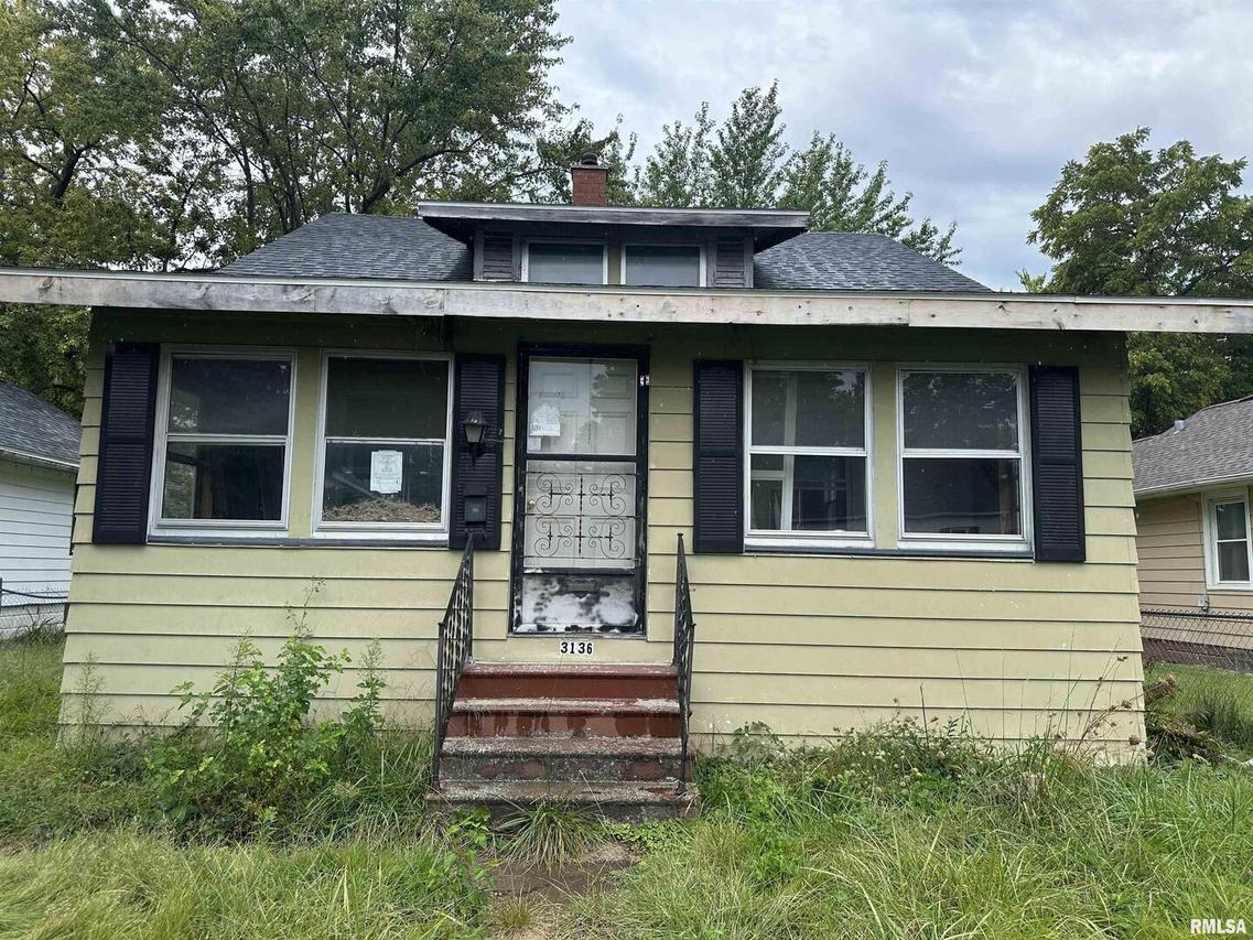 3136 9 1/2 St., Rock Island, IL 61201