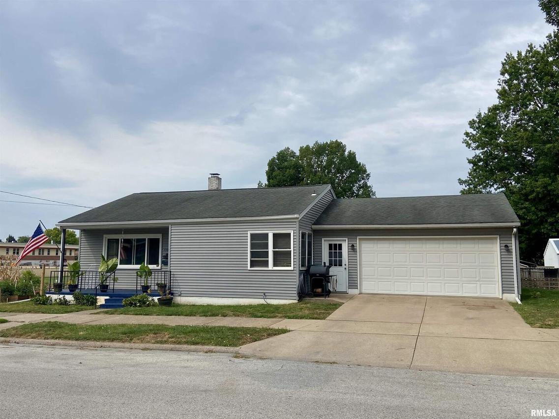 738 S 21st St., Quincy, IL 62301