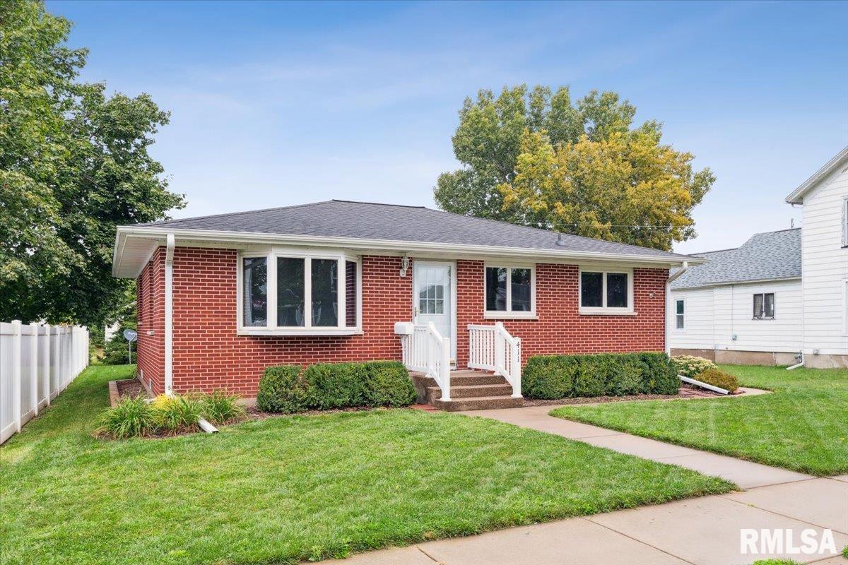 411 15th Ave., Fulton, IL 61252