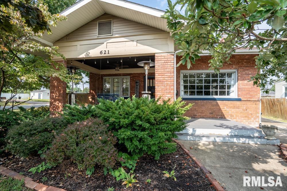 621 S 14th St., Herrin, IL 62948