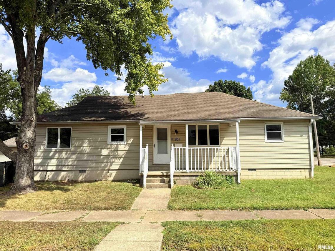 901 E Clark St., Westfrank, IL 62896