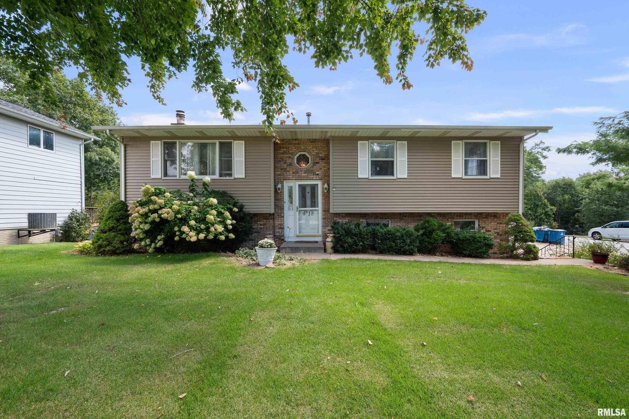 4718 5th St., East Moline, IL 61244