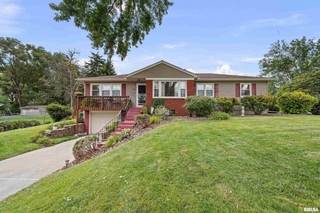 208 Blackhawk Ave., Milan, IL 61264