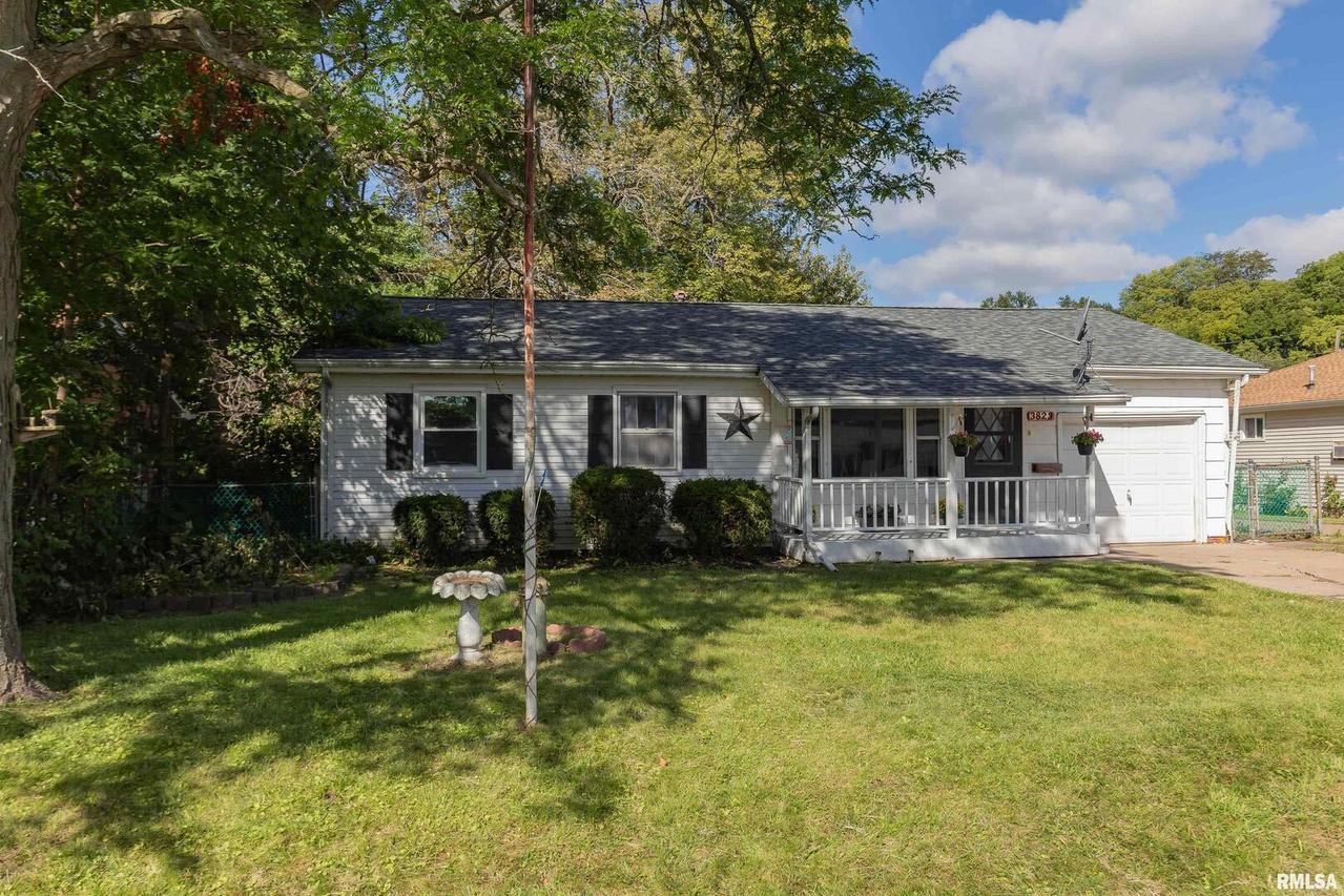 3823 W 15th St., Moline, IL 61265