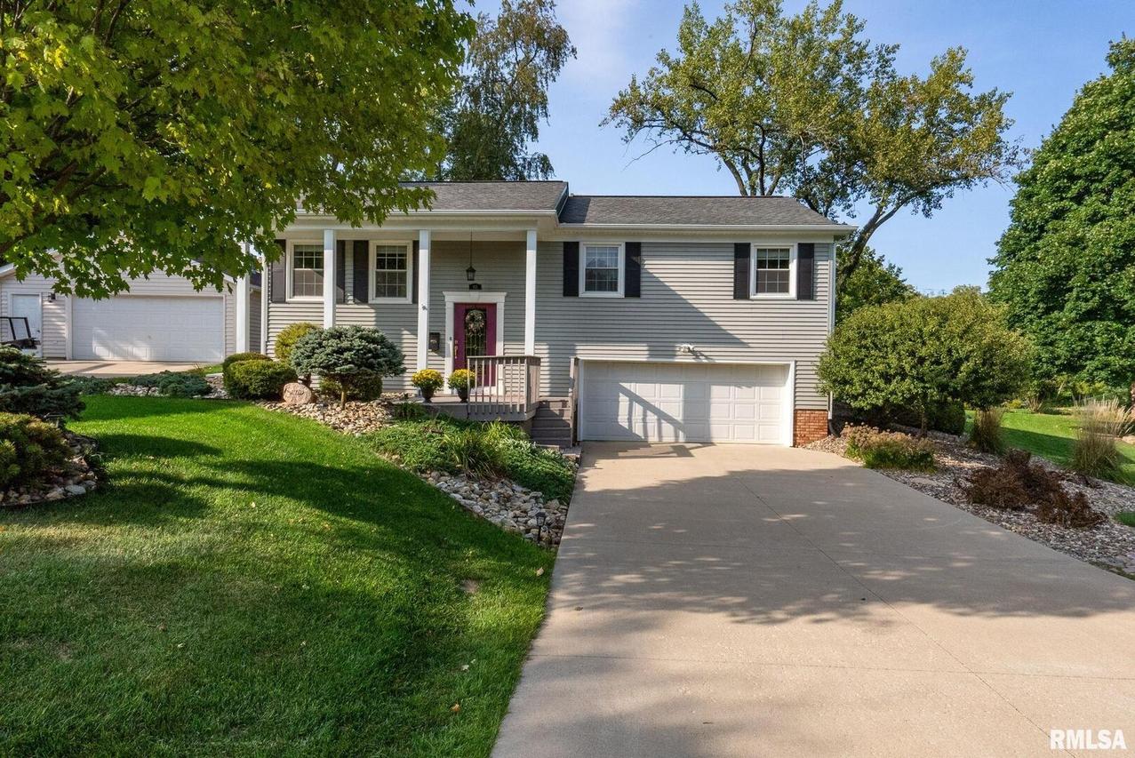 933 25th Ave., East Moline, IL 61244